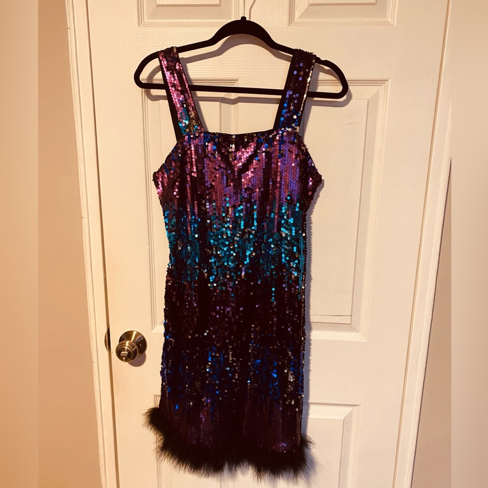 Sequin cocktail dress. No label. Size XL.